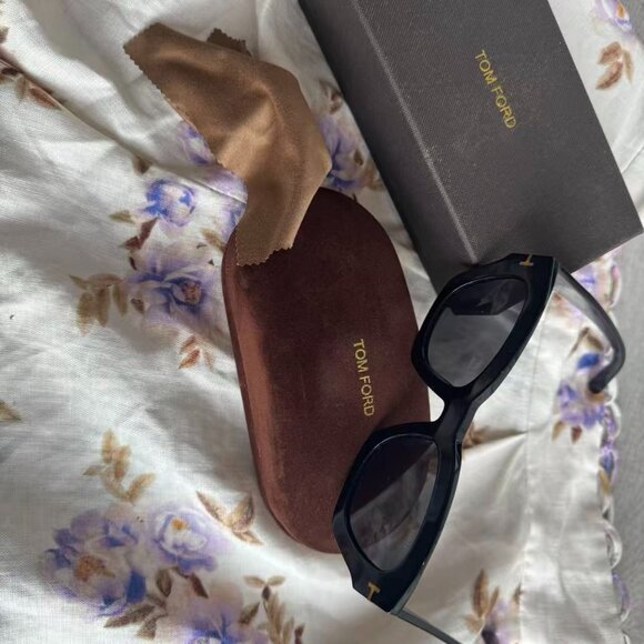 Tom ford sunglasses - Picture 2 of 9